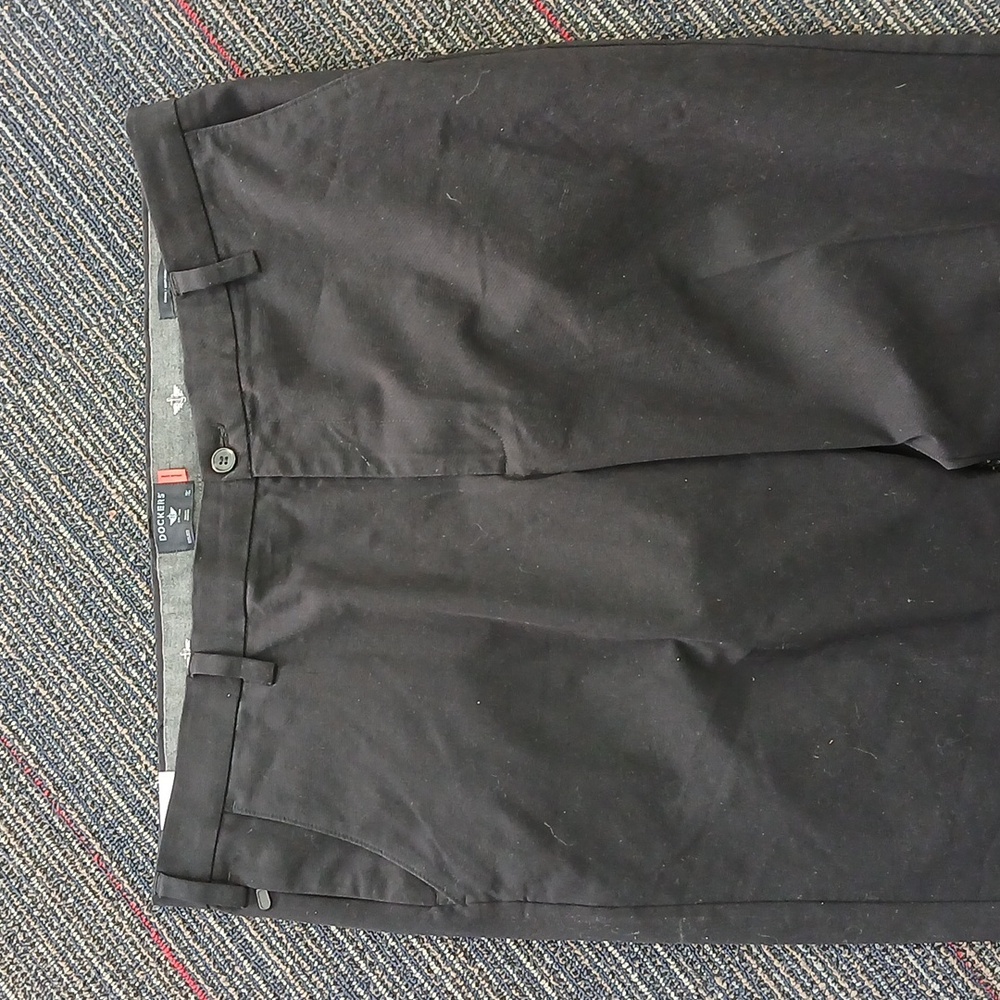 Dockers Workday Black Classic Fit Wrinkle-Free  360 Flex Pants Black 44x30 - Picture 4 of 7